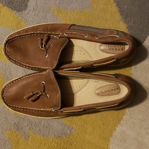 Ladies size 9 Sperry shoes